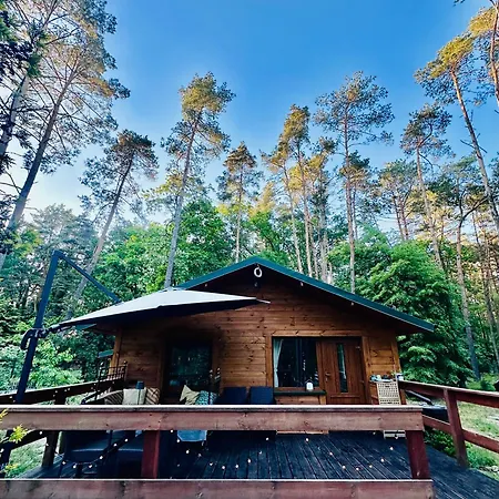 Urocza Chatka W Lesie Nad Woda Skubianka Exterior foto